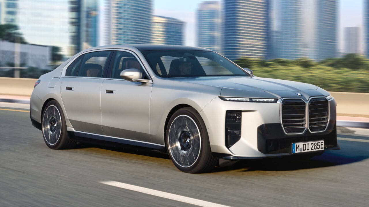 BMW i7.
