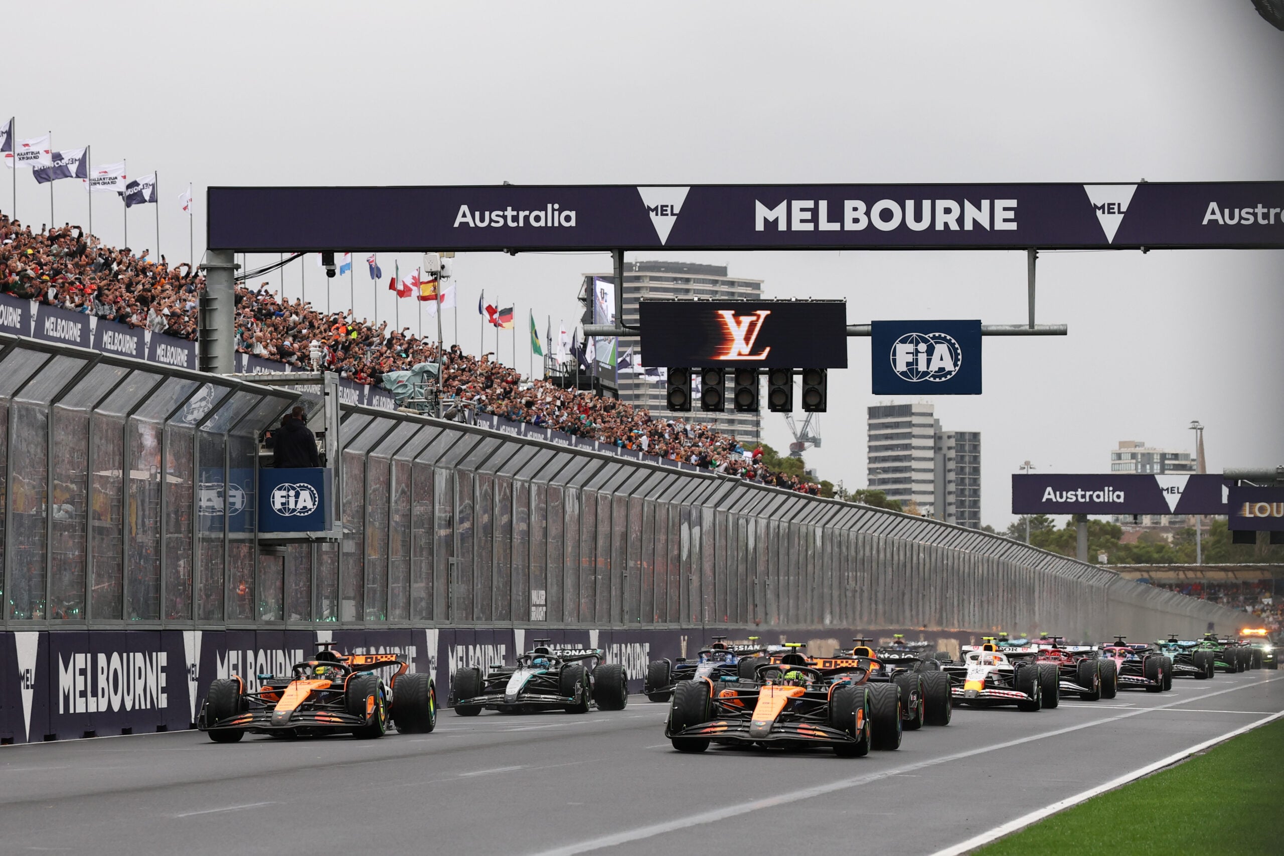 HCbPaE7WcAA 6YW scaled