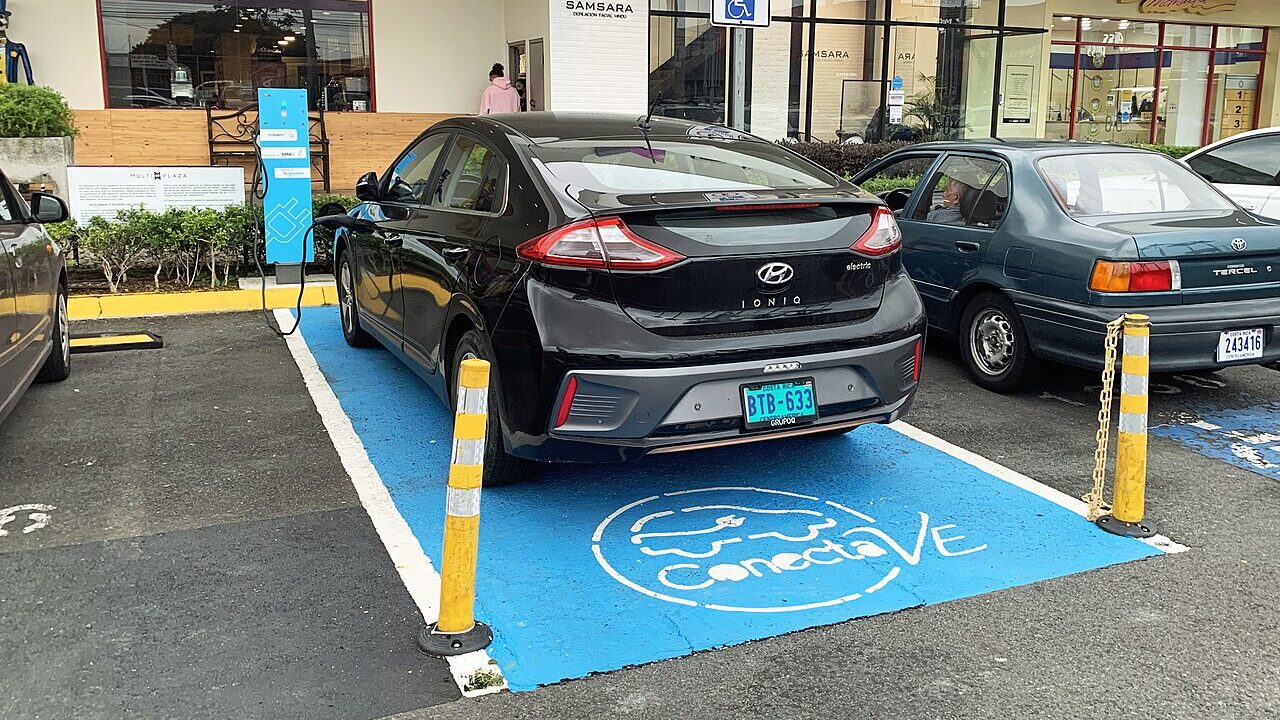Hyundai Ioniq Electric charging at a Level 2 station at Multiplaza del Este, San José, Costa Rica.