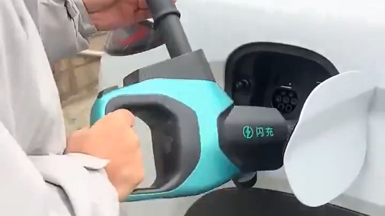 BYD Might Have Just Solved EV Charging, and Hardly Anyone Noticed.