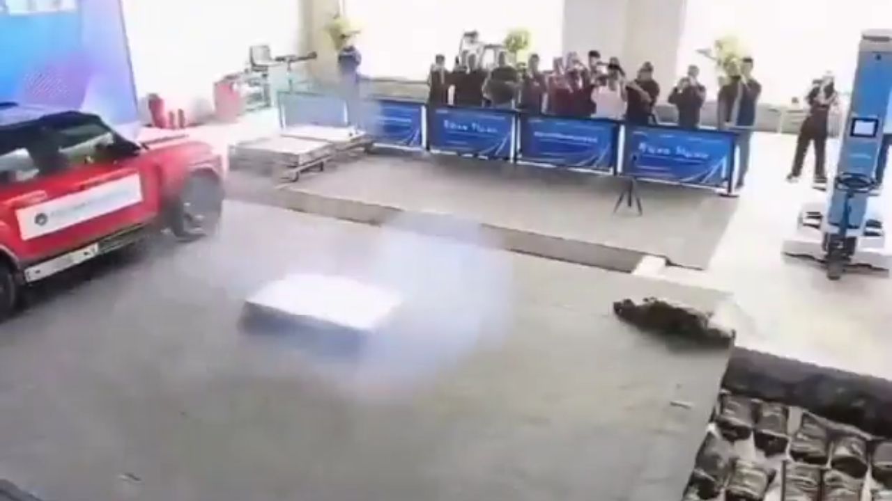 China’s Battery-Ejecting EV Sparks Debate About Who It Really Protects.