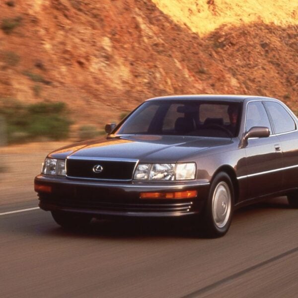 Lexus LS 400