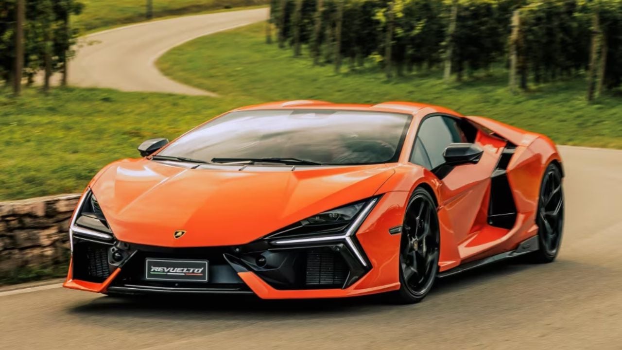 Lamborghini Revuelto