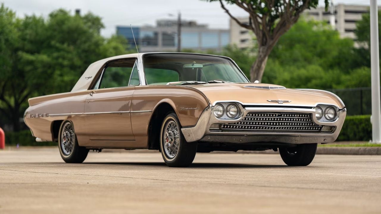 1962 Ford Thunderbird