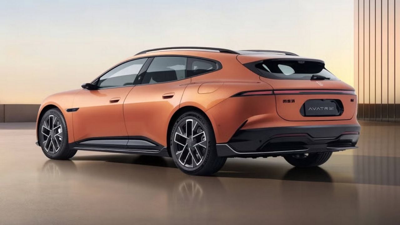 Avatr 06T