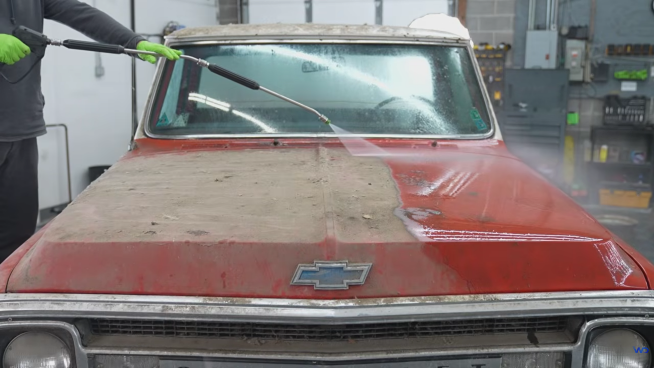 Barnfind 1970 Chevrolet C20 Custom Camper