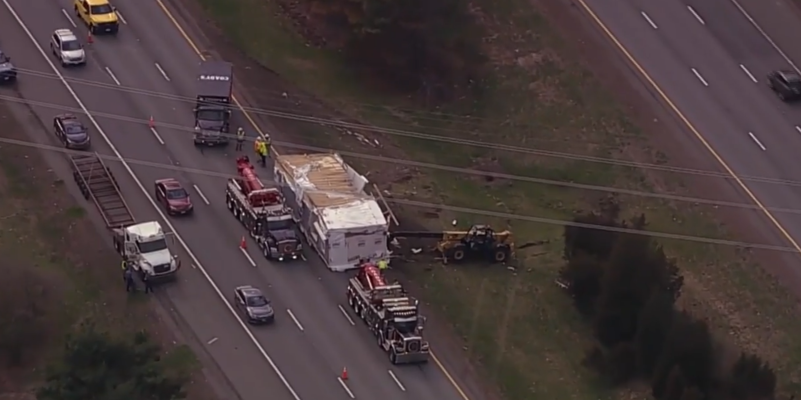mobile home on highway after car crash