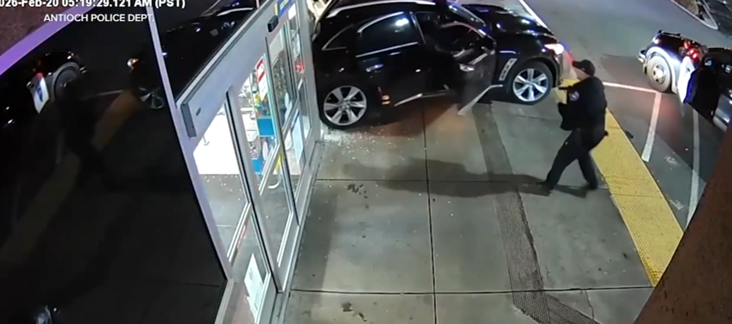 police stuck in getaway vehicle