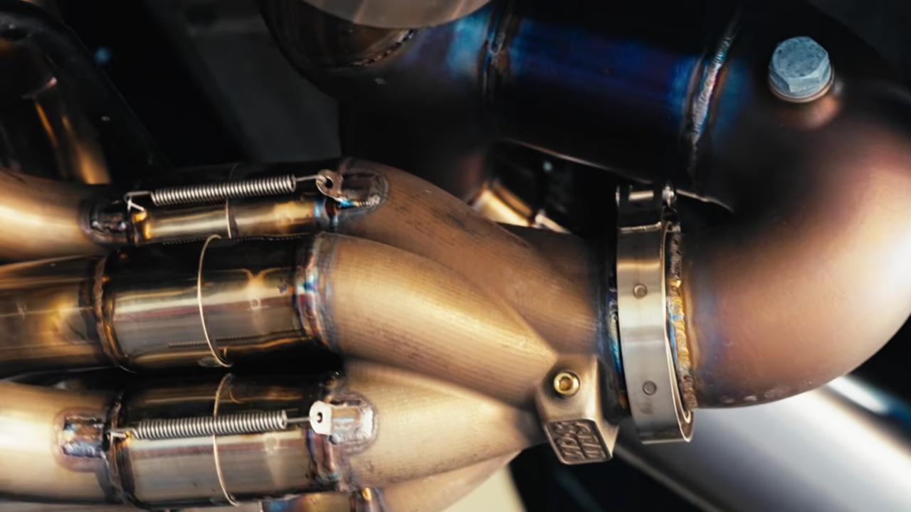 6-1 exhaust Acura NSX.