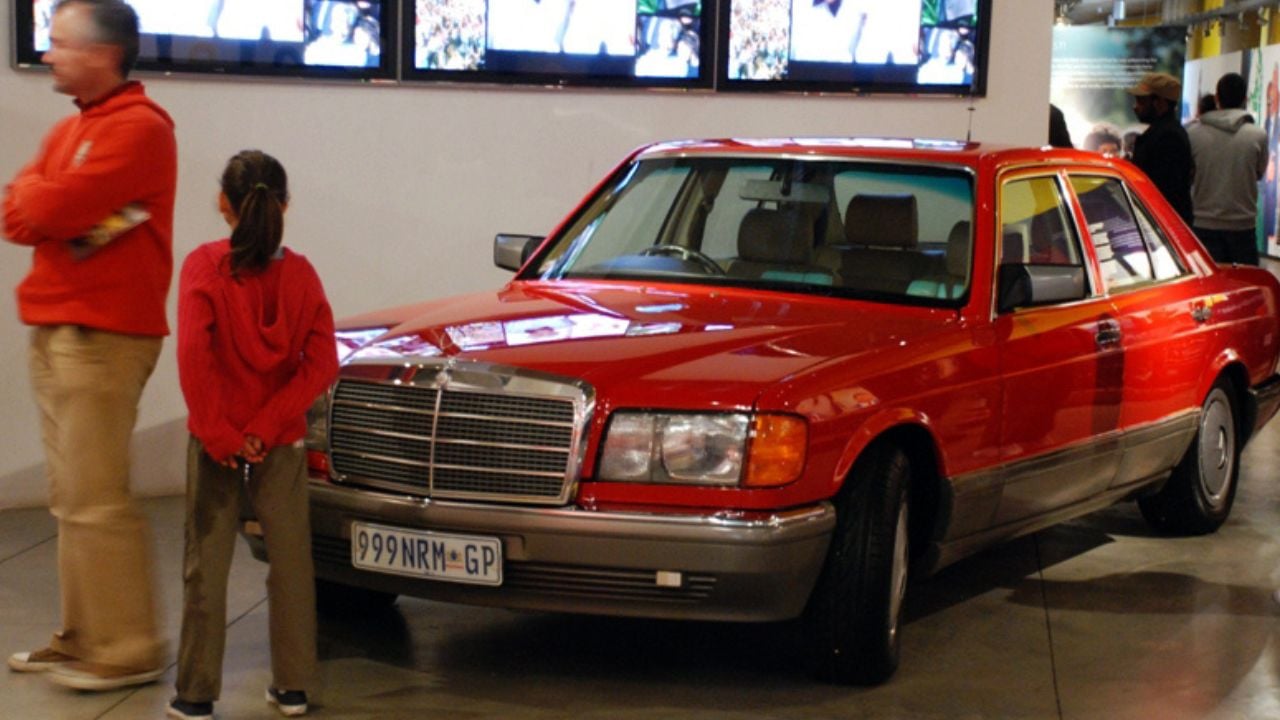 The 1990 Mercedes-Benz W126 S-Class 500SE