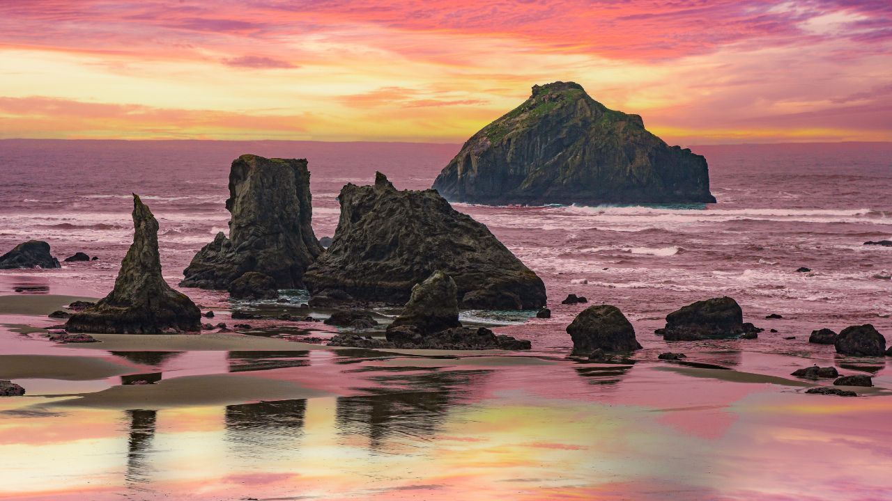 Face Rock and sea stacks at Bandon on the Oregon coast at sunset