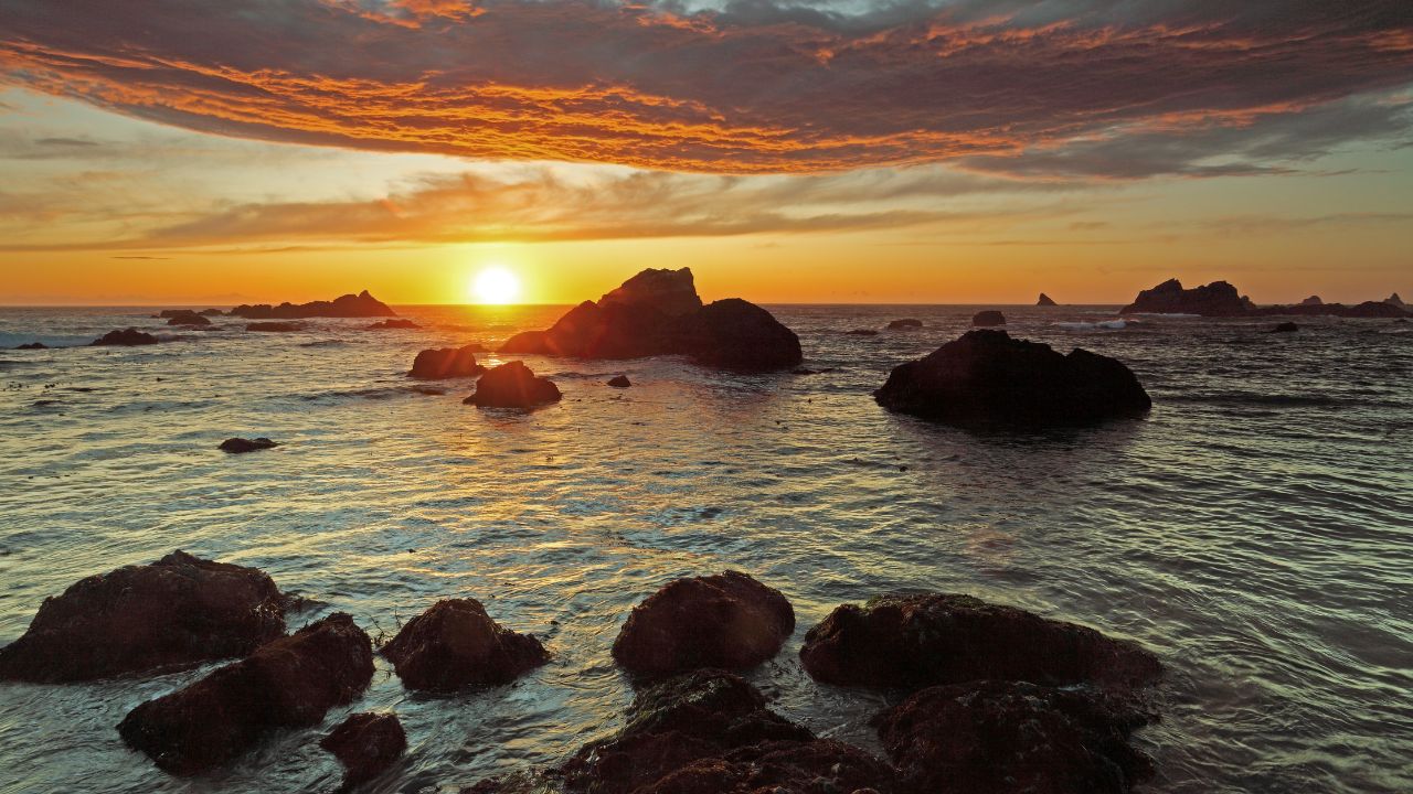 Sunset at Harris Beach, Brookings, Oregon, USA