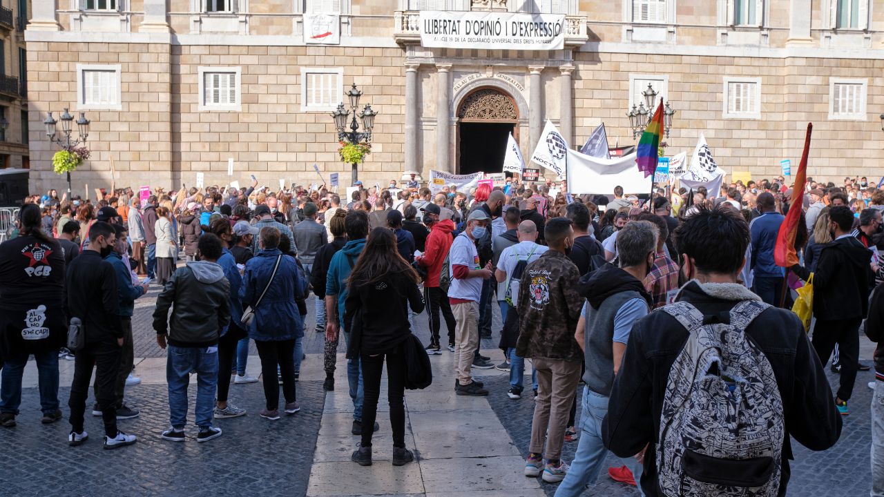 Barcelona, Spain - 10/28/2020 - Demostrators against government lockdown of hotel industry and night entertainment in Generalitat de Catalunya