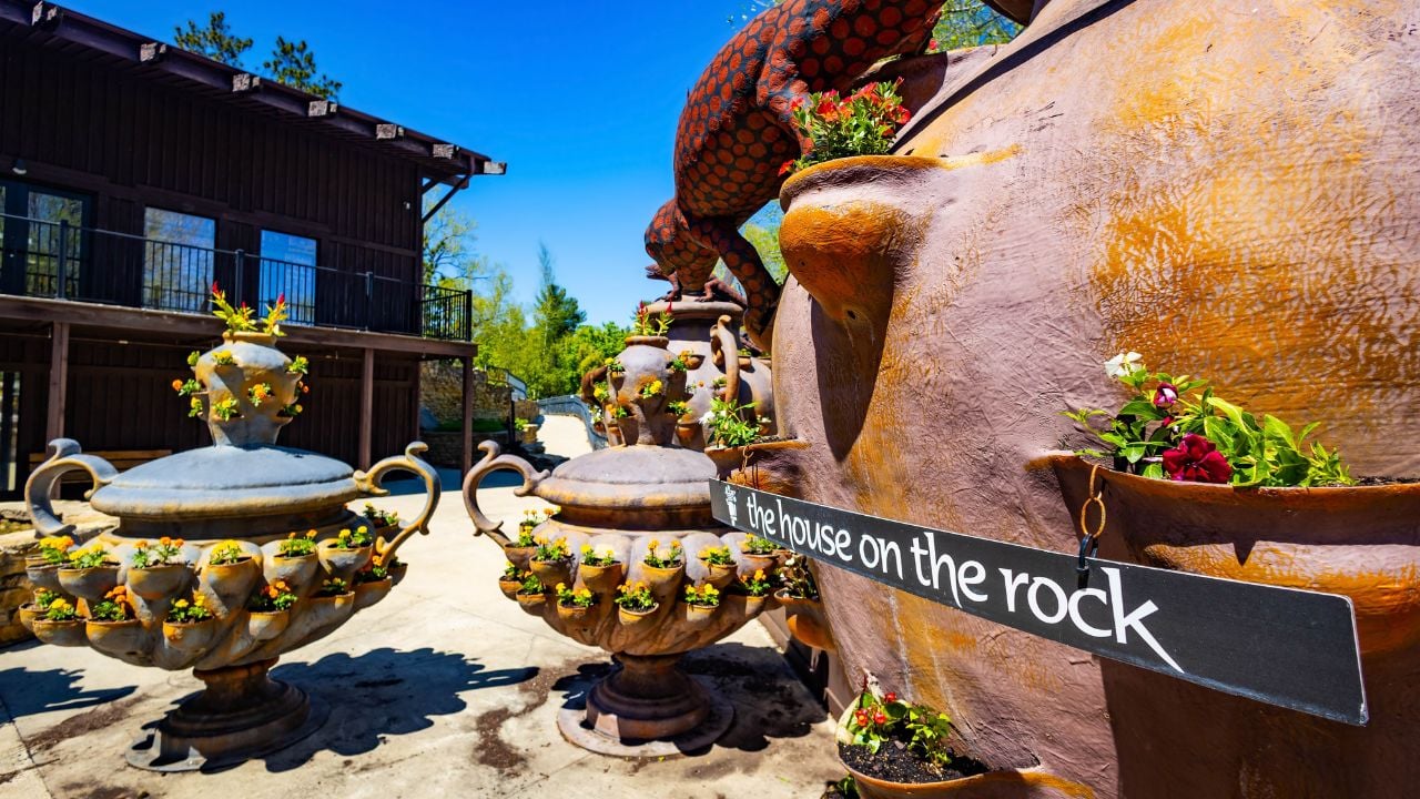 Entrance sign for House on the Rock in Spring Green, Wisconsin.