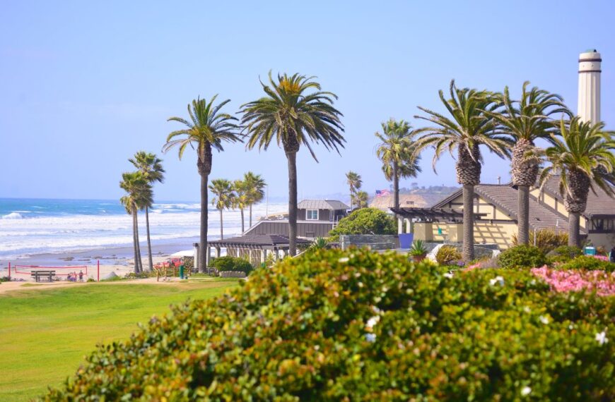 Powerhouse Park overlooking the ocean in Del Mar, California, USA