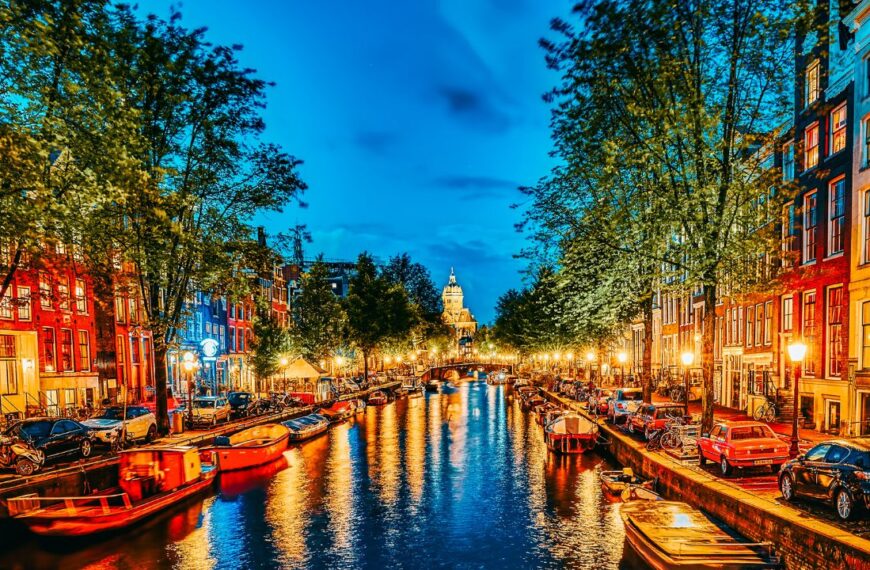 AMSTERDAM, NETHERLANDS-SEPTEMBER 15, 2015:Beautiful Amsterdam city, canals at the evening time. Netherlands