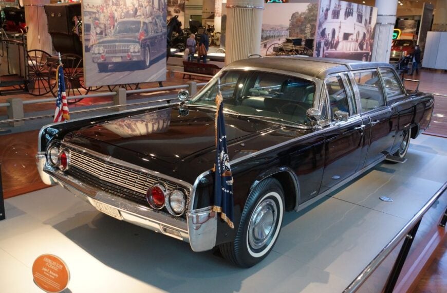 The 1961 Lincoln Continental SS-100-X