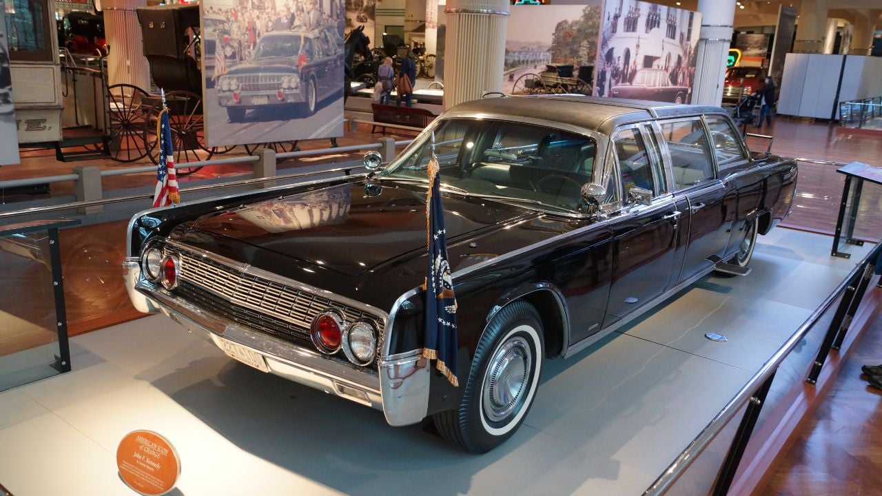 The 1961 Lincoln Continental SS-100-X