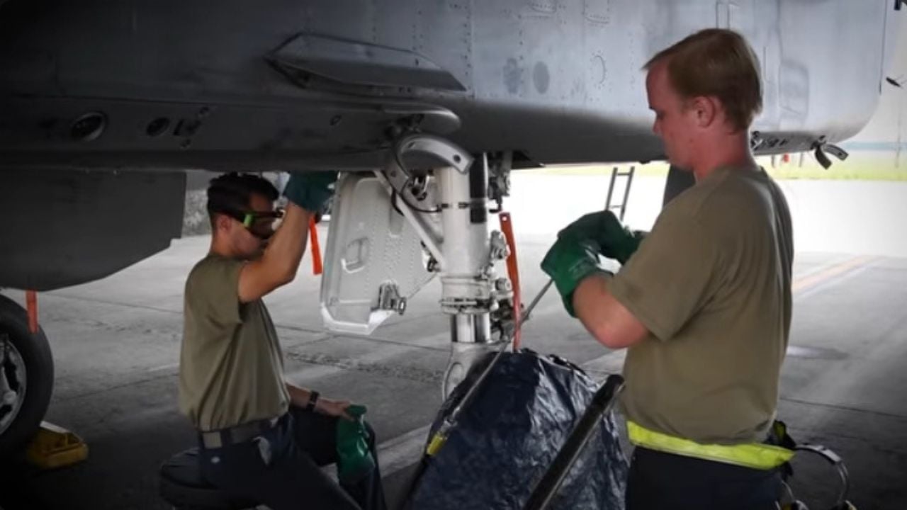 Even the U.S. Military Can’t Fix Its Own Machines.