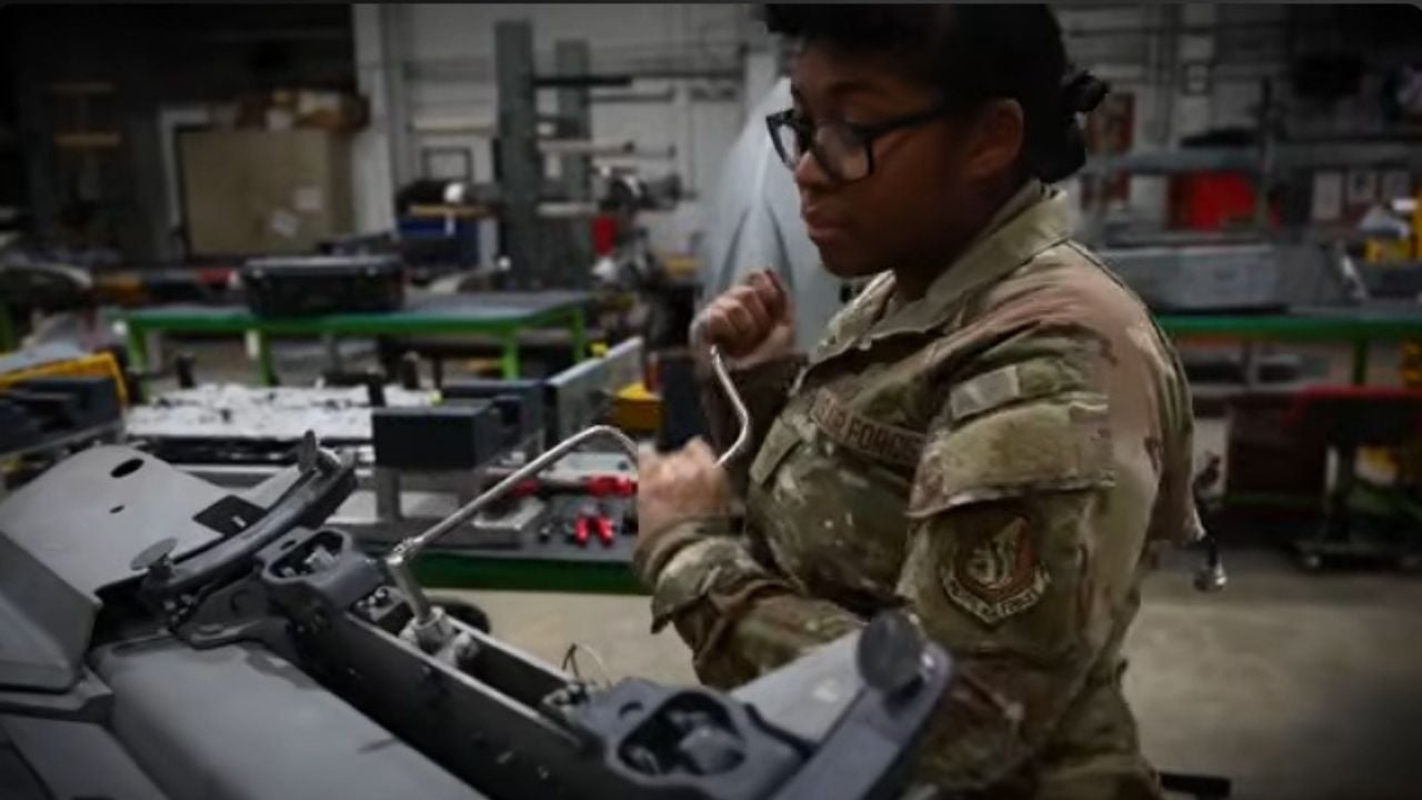 Even the U.S. Military Can’t Fix Its Own Machines.
