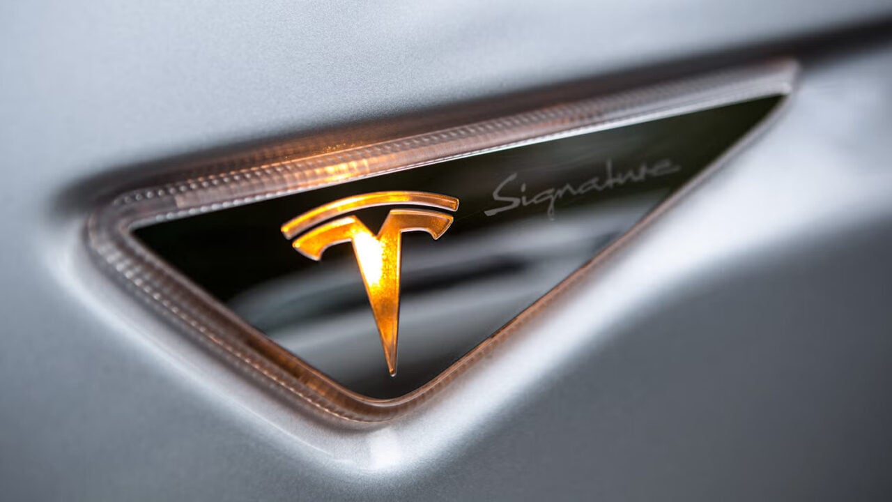 Tesla Model S Signature.