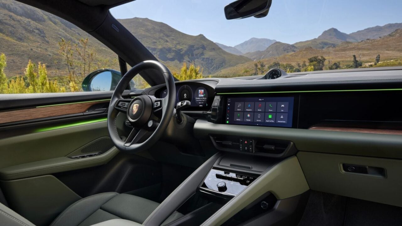 Porsche Macan interior,
