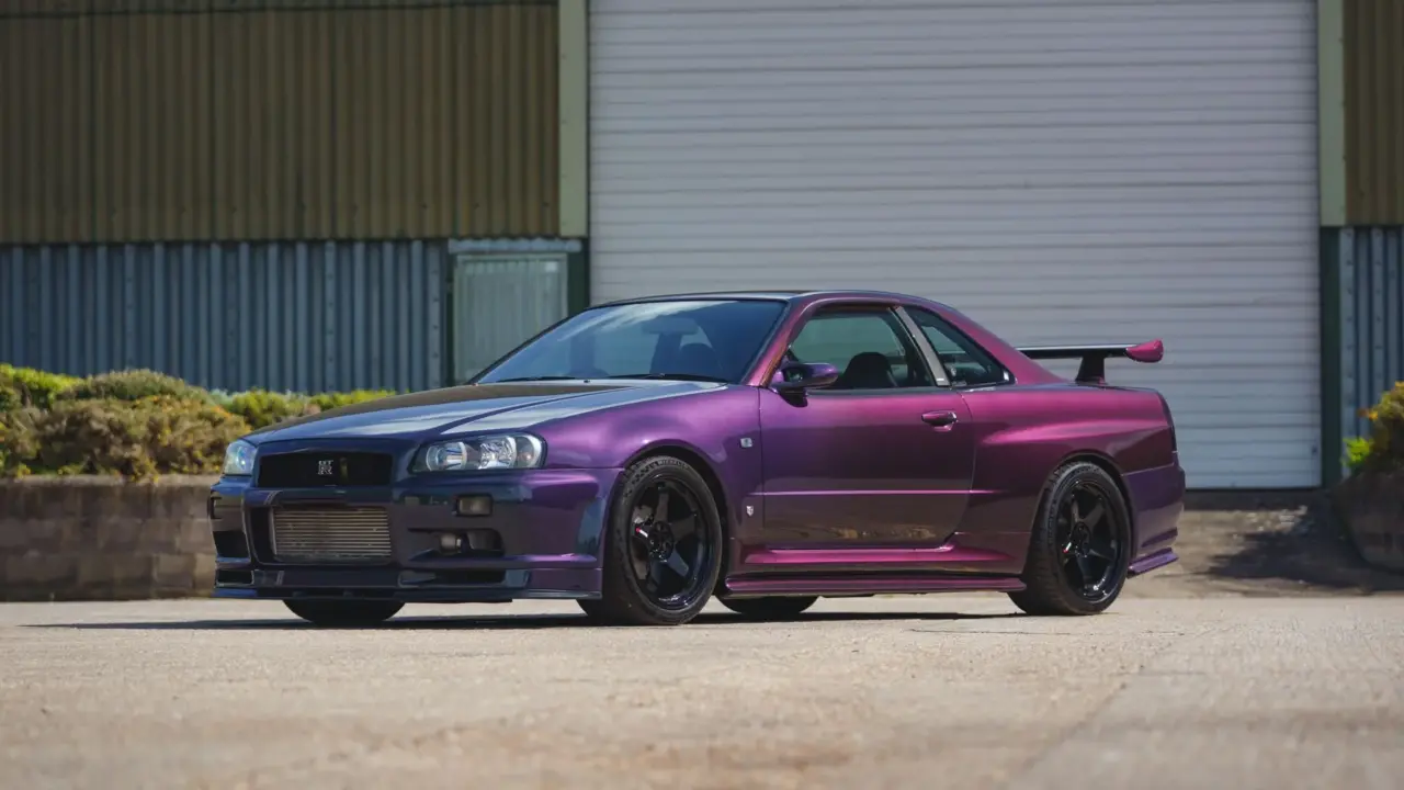 R34 Nissan Skyline GT-R.