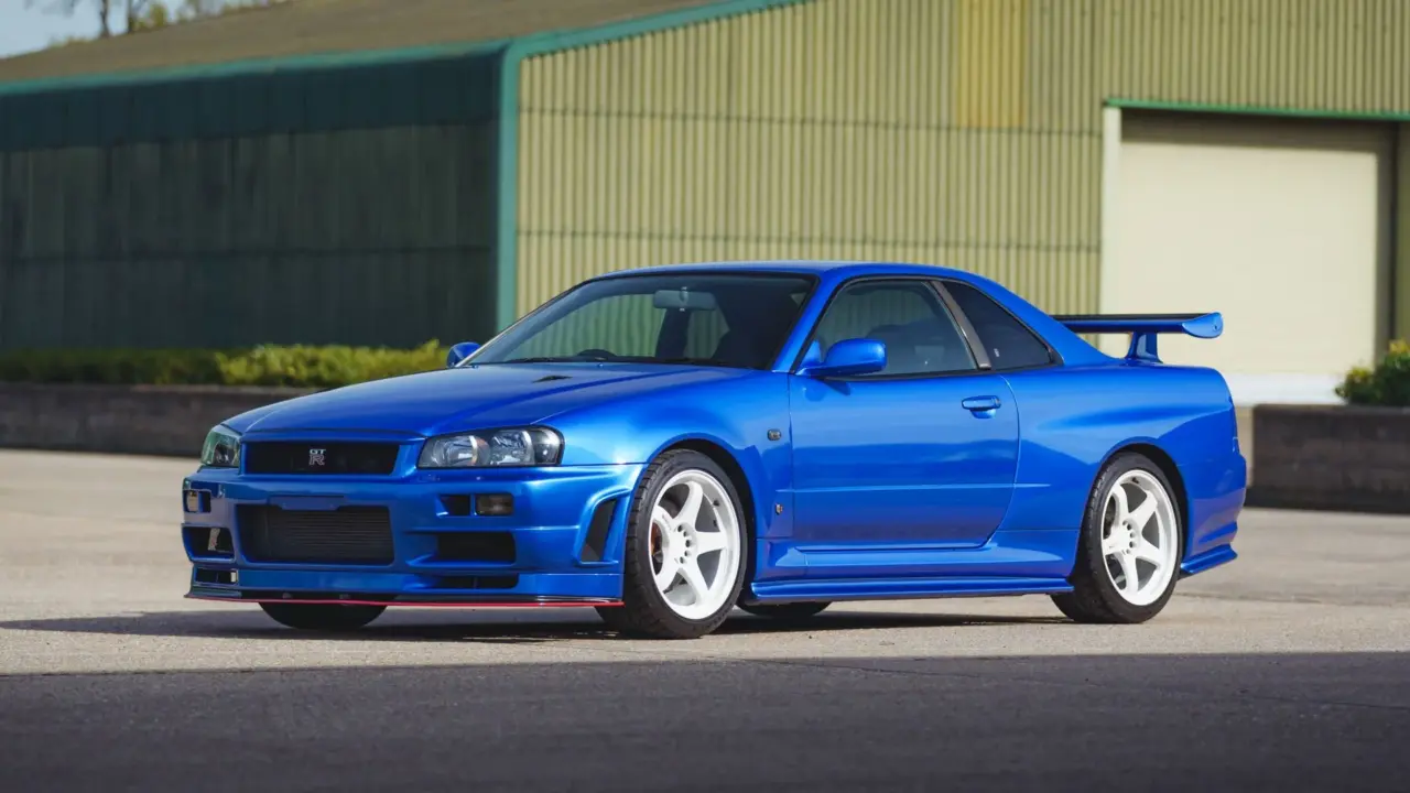 R34 Nissan Skyline GT-R.