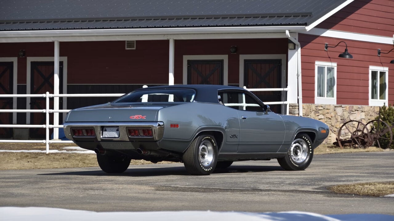 1971 Plymouth GTX 426 Hemi.