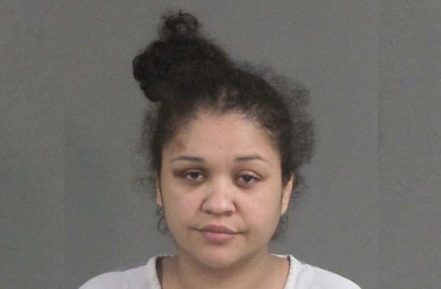 South Carolina Mother Allegedly Found Unconscious in Car With Empty Alcohol Bottles and 2 Children