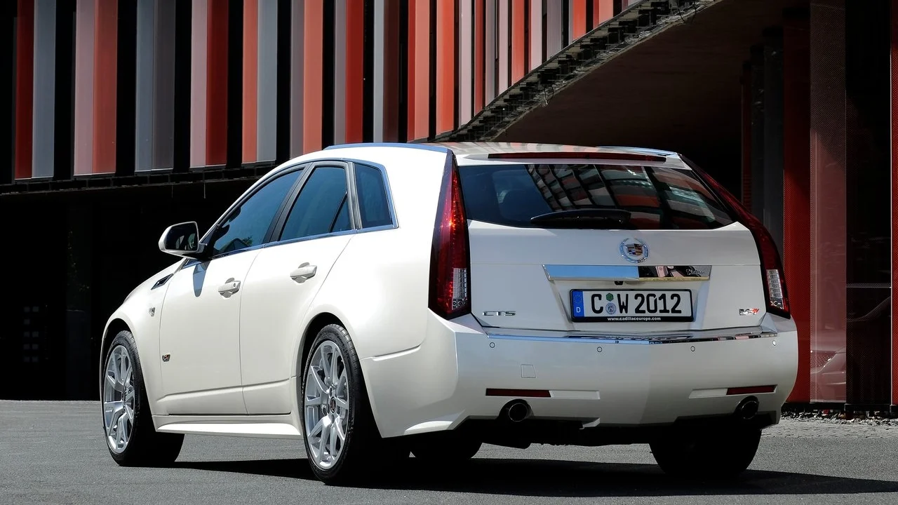 Cadillac CTS-V Wagon 2011 Rear Quarter
