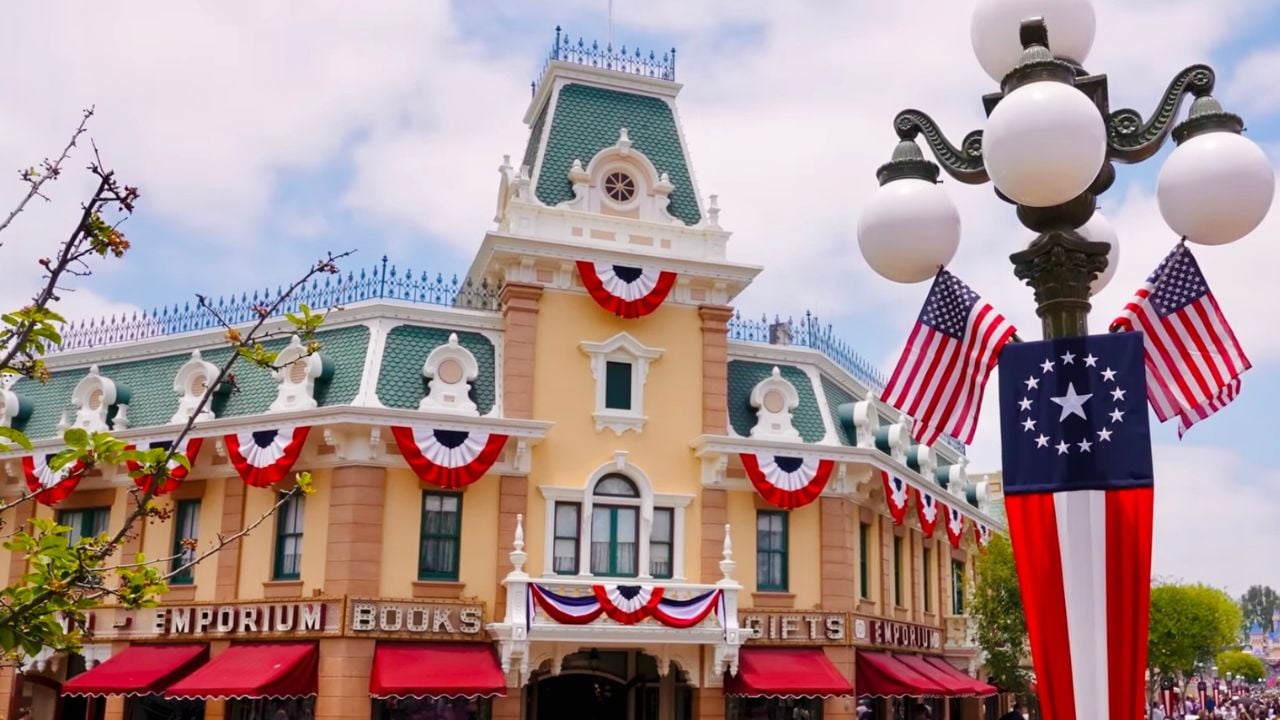 Disneyland Main Street