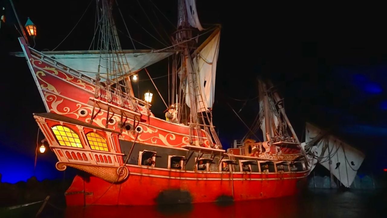 Disneyland Pirates of the Caribbean Ship