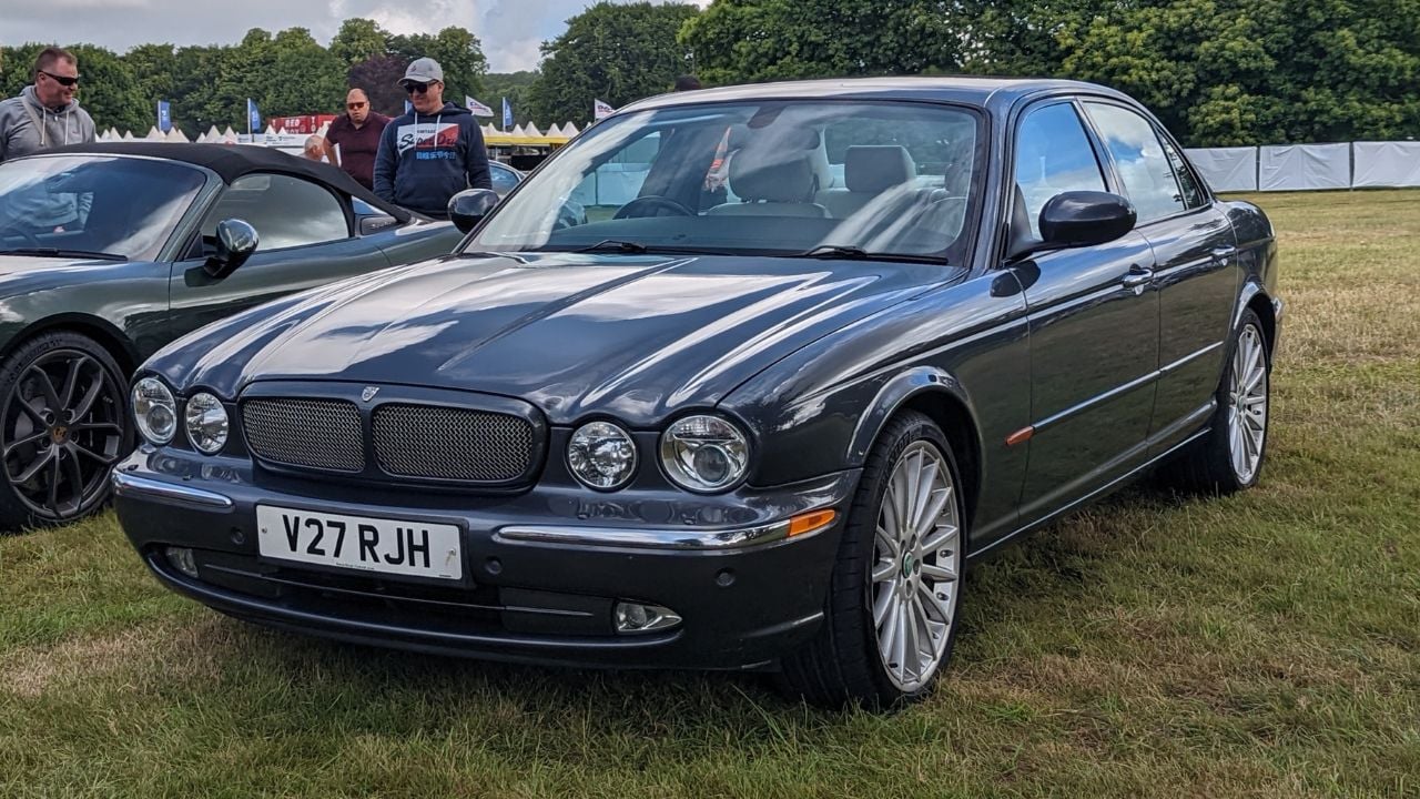 Jaguar XJR