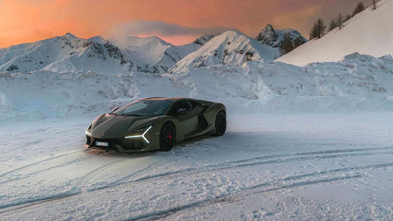 Lamborghini Revuelto