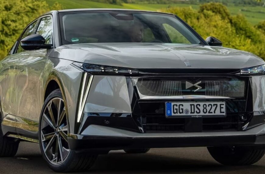 DS Automobiles DS N°8