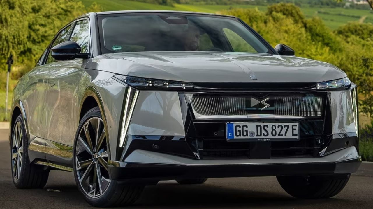 DS Automobiles DS N°8