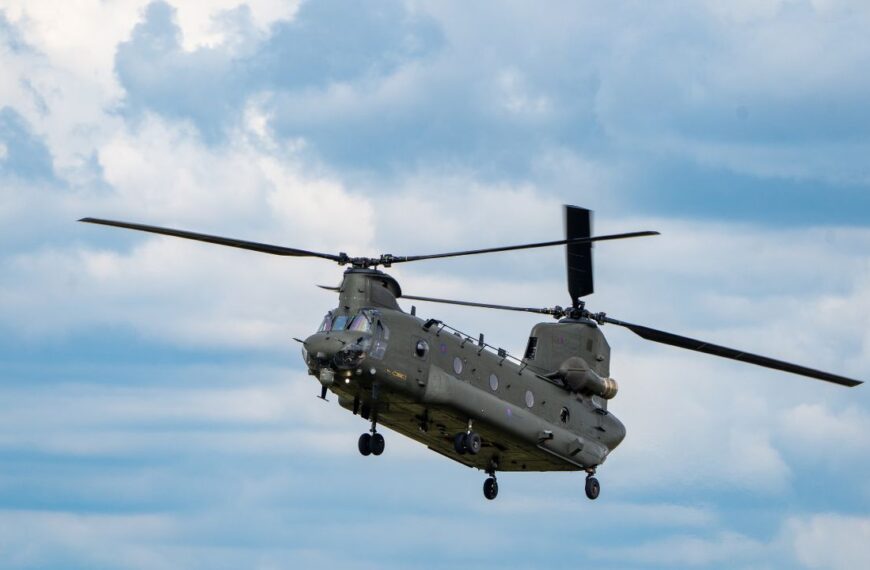 Boeing CH-47 Chinook