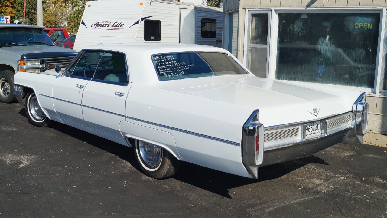 1965 Cadillac Sedan de Ville