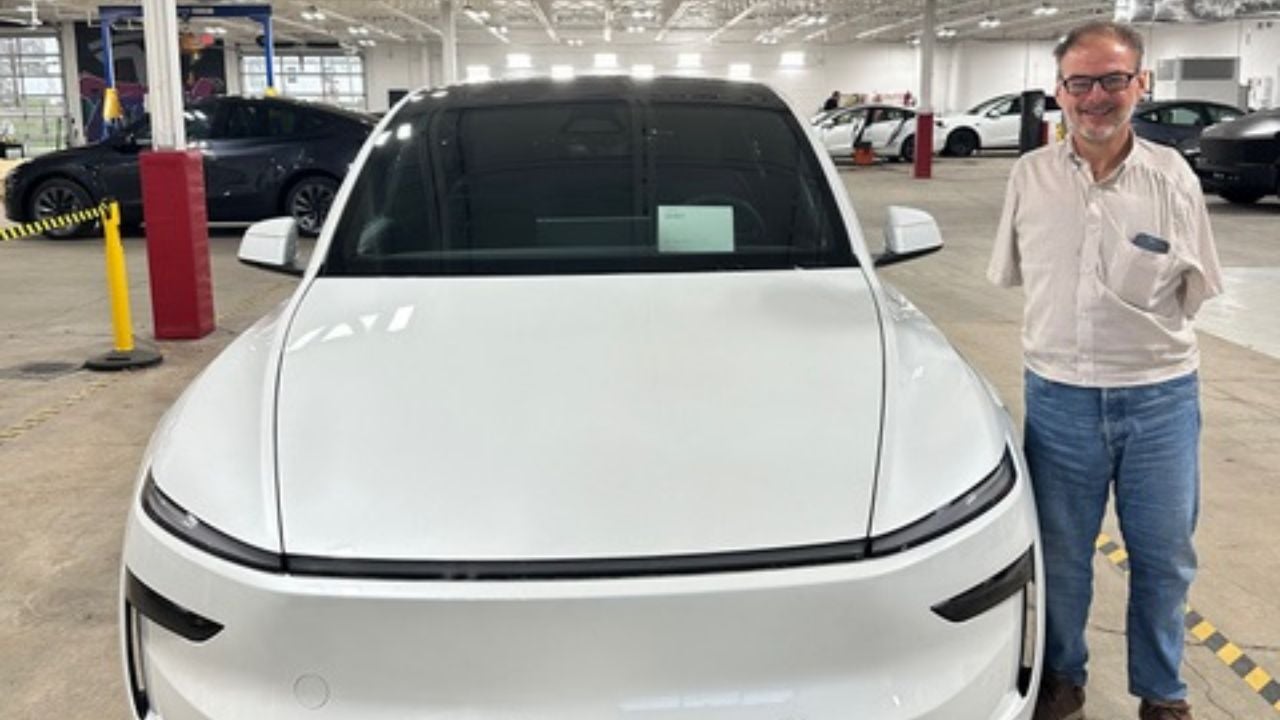 He drives with his feet. Tesla’s FSD gave him freedom. But is that legal?