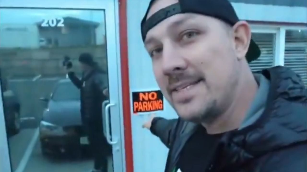 A Yoga Studio Customer Blocked His Garage. He Called the Tow Truck and Filmed Everything.