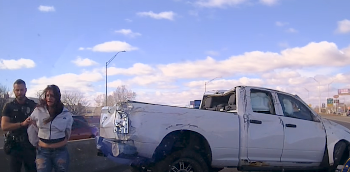 polic earrest woman after truck chase