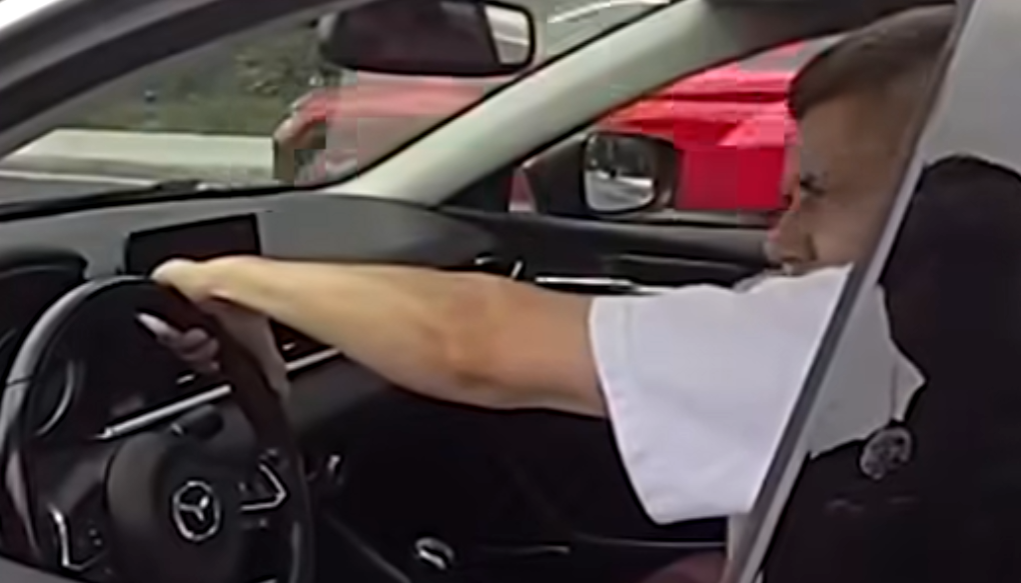 man pulled over at light chase