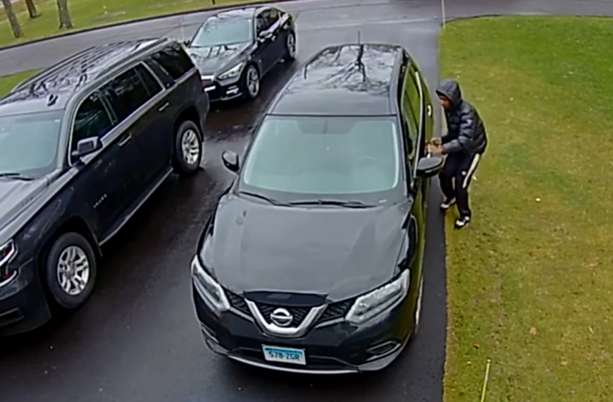 man steals car in 30 seconds