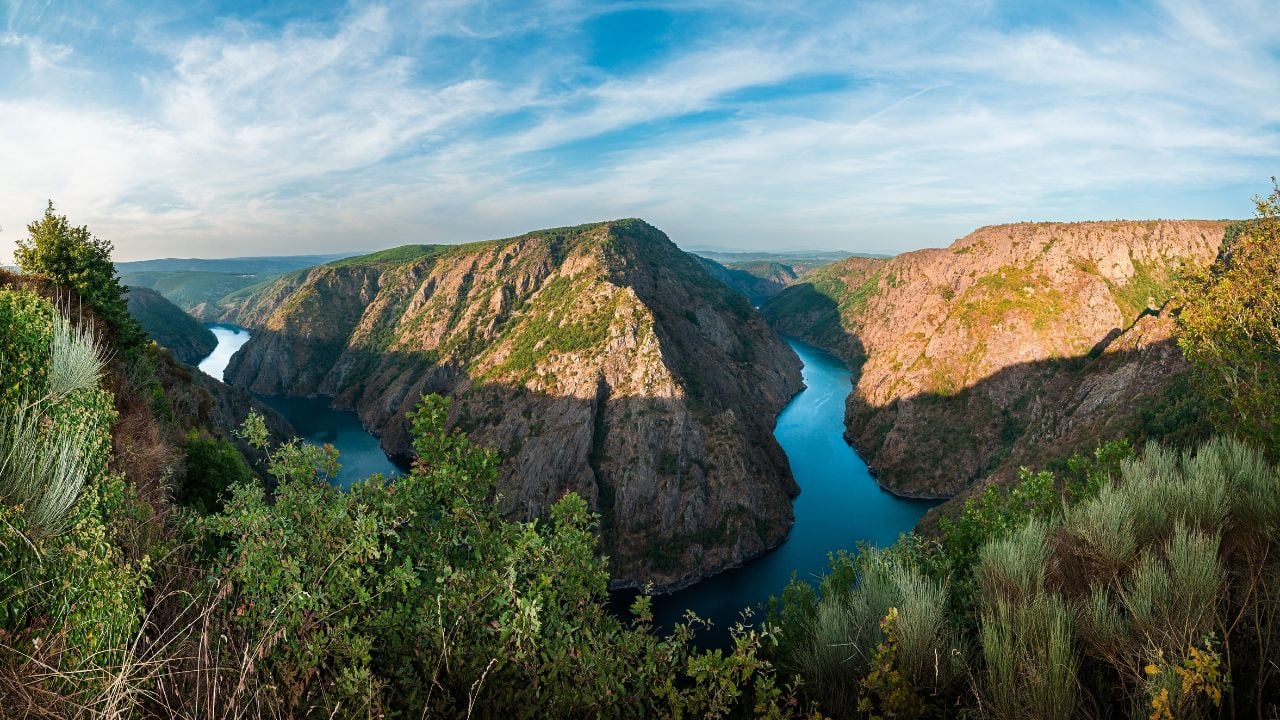 Ribera sacra canyon sil river meandering through majestic mountains in Galicia Spain