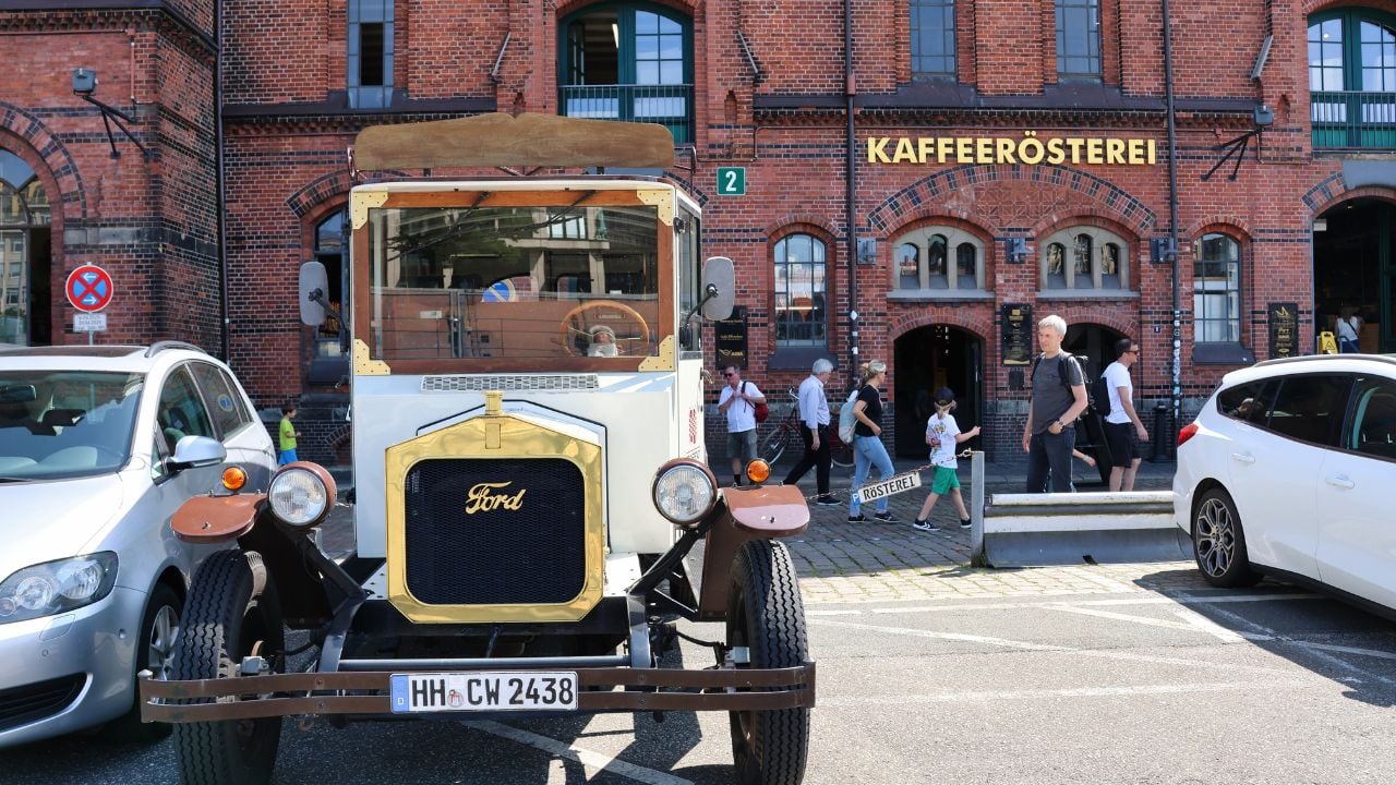Hamburg, Germany, June 11th 2025Classic car in front of the coffee roasting plant in Hamburg´s Speicherstadt