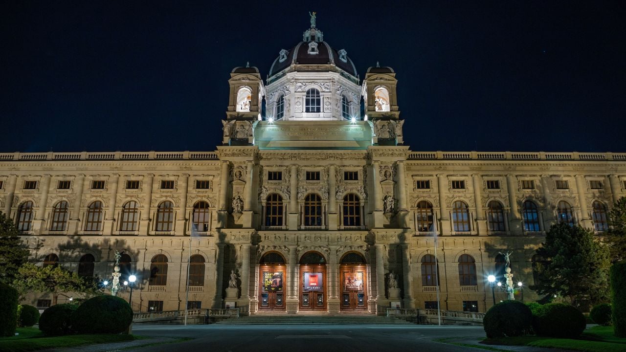 Kunsthistorisches Museum facade in Vienna, Austria