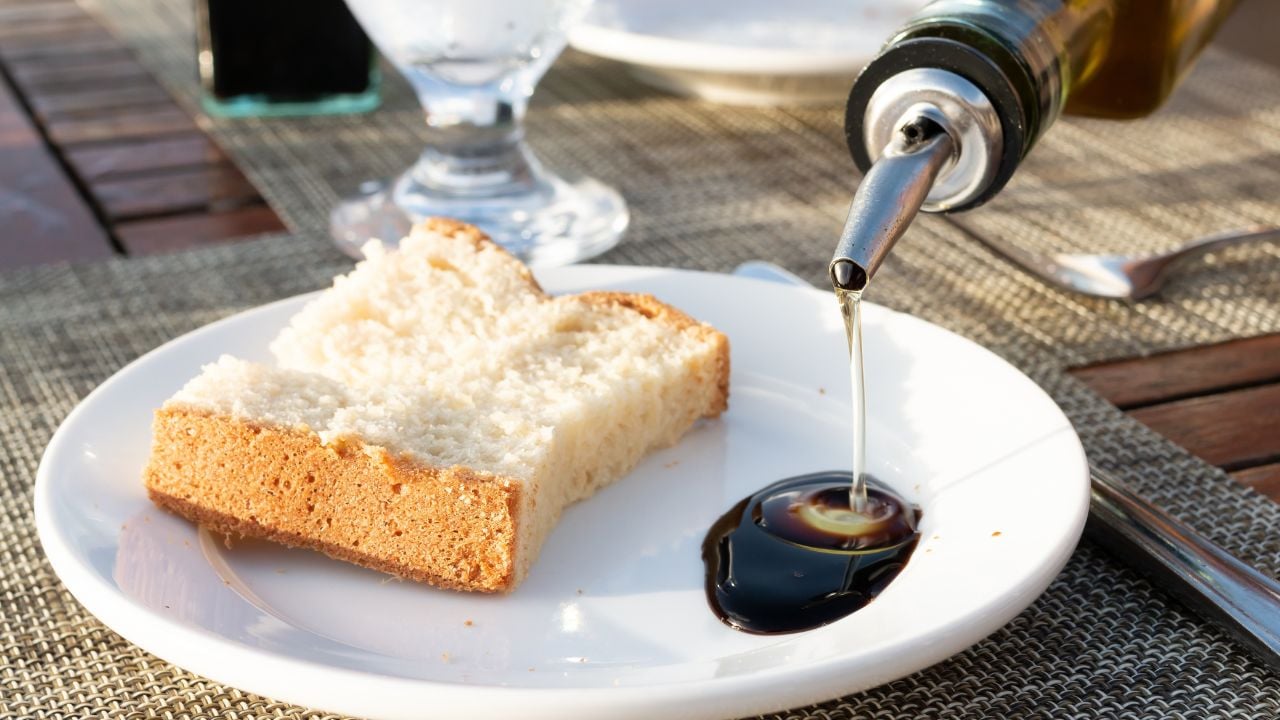 Bread with olive oil and balsamic vinegar at an Italian restaurant.