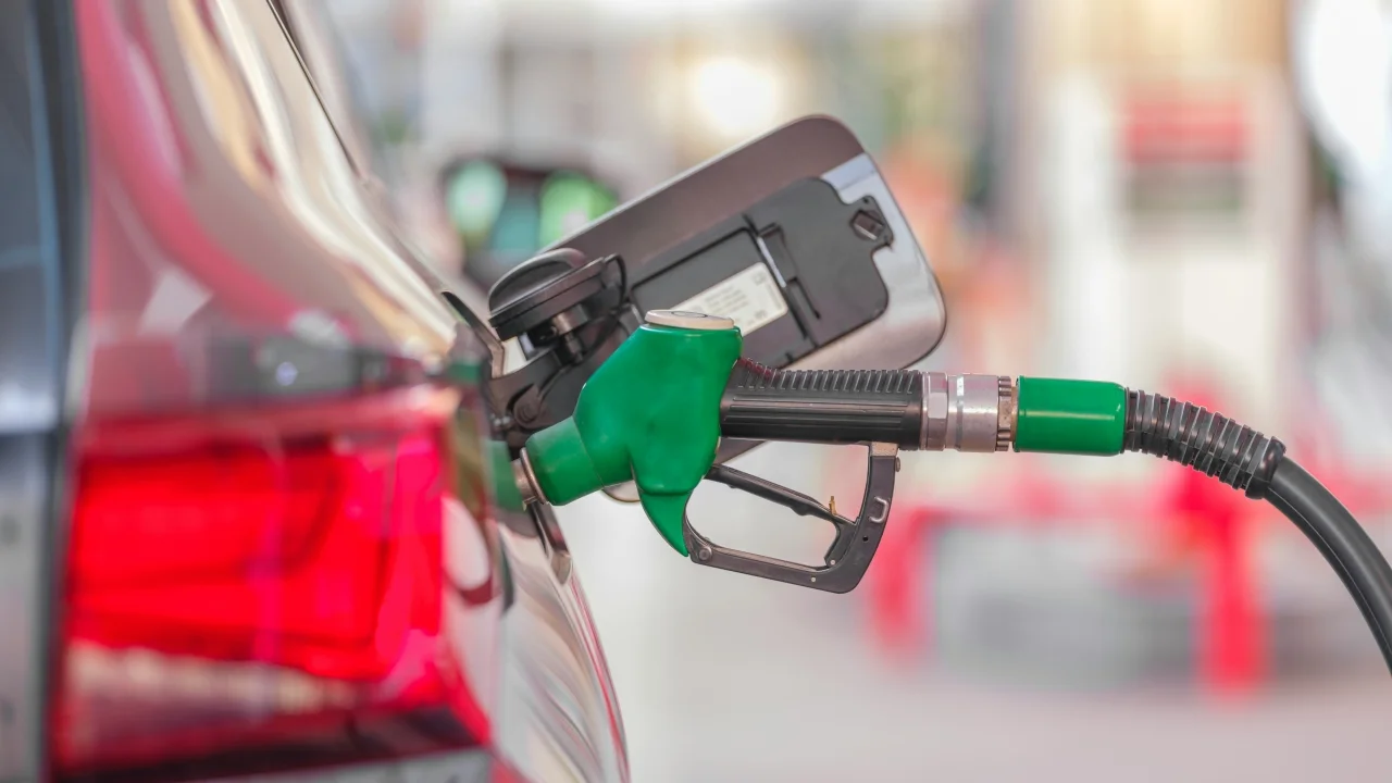 engin-akyurt-Gas Pump Unsplash