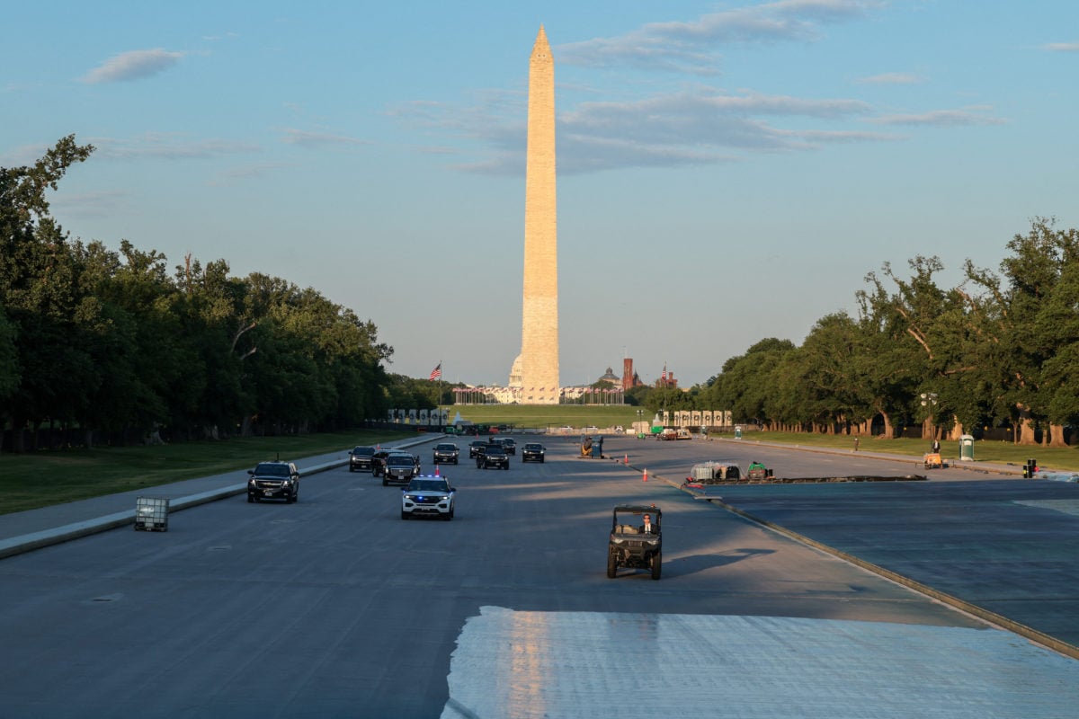 trump administration drives over reflective pool in DC